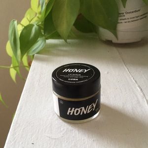 Lush honey lip scrub